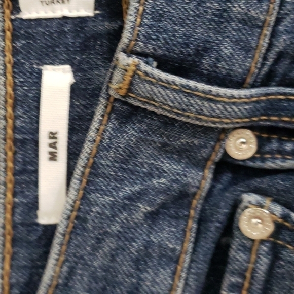 MANGO NWT Preppy City Chic Office Fall Slim Comfort Mid Cropped Jeans Women's - Picture 9 of 11